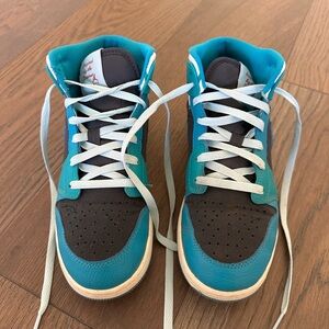 Jordan Kids Sneakers in Teal and Gray